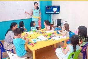 ห้องเรียน KidAble กับเด็กๆ ที่เรียนภาษาอังกฤษและภาษาจีน บทเรียนภาษาอังกฤษและภาษาจีนสำหรับเด็ก ศูนย์การเรียนภาษาอังกฤษและภาษาจีนสำหรับเด็ก ห้องเรียน KidAble กับเด็กๆ ที่เรียนภาษาอังกฤษและภาษาจีน บทเรียนภาษาอังกฤษและภาษาจีนสำหรับเด็ก ศูนย์การเรียนภาษาอังกฤษและภาษาจีนสำหรับเด็ก